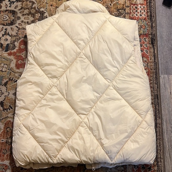 Abercrombie vest - Picture 2 of 3